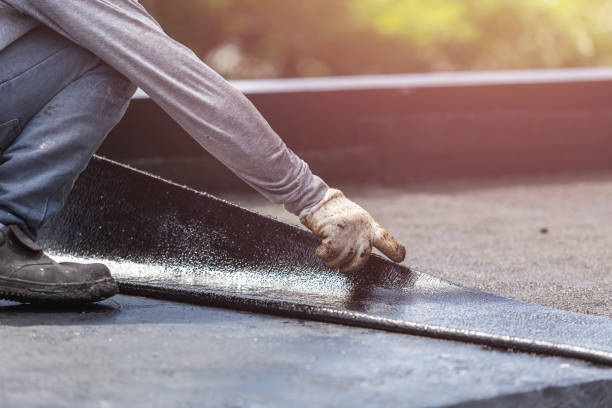 Professional Vapor Barrier Installation technician working in New Troy, MI